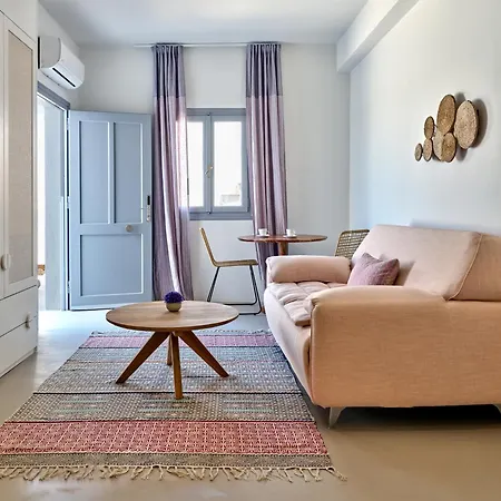 Tiah Parikia (Paros)