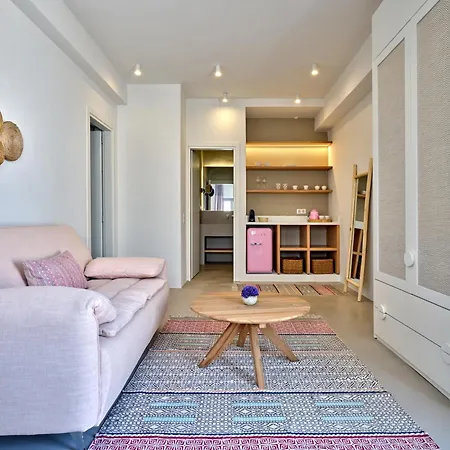 Tiah * Parikia (Paros)