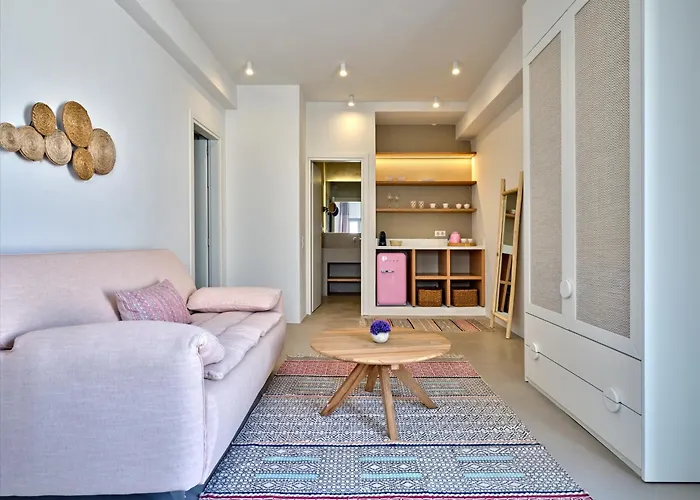 Tiah * Parikia (Paros)